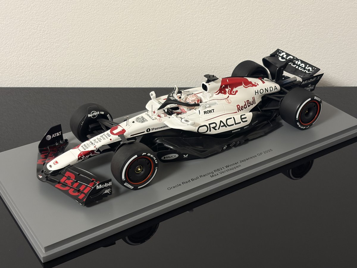 SPARK 1/18 レッドブル RB21 2025 F1 日本GP ウィナー M