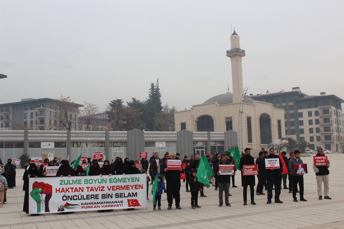 marasfv46's tweet photo. Tehdit ve engellemelerle iptal edilen Ankara konferansı için basın açıklaması gerçekleştirmek üzere Kahramanmaraş Furkan Hareketi olarak Milli İrade Meydanında bir araya geldik.
 
AlparslanHoca Ankarada 
#BasınAçıklaması
#AnkaraEmniyeti