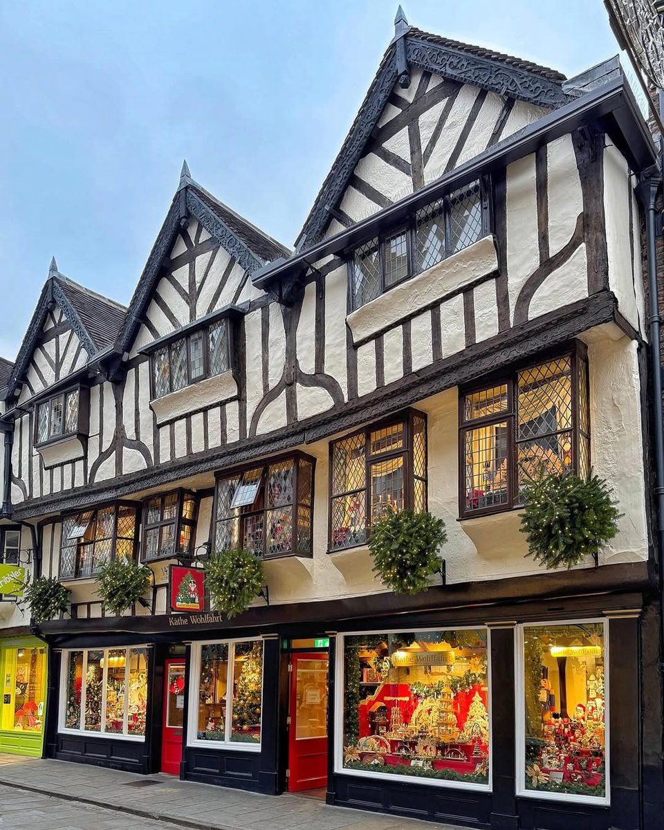 visitnorthyork's tweet image. One of York’s oldest buildings dating back to 1434, Mulberry Hall, home to the well known Käthe Wohlfahrt Christmas shop on Stonegate, York 🎄