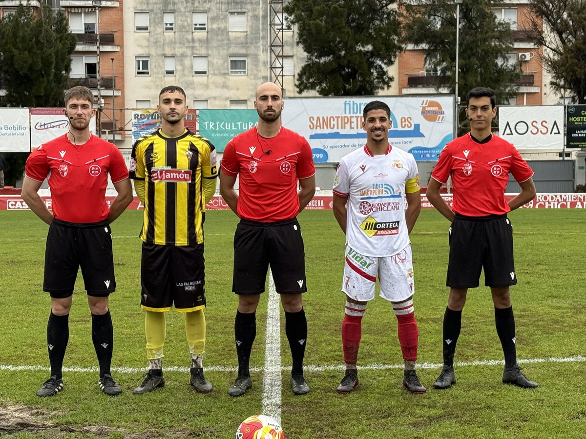 ⚽️ #ChiclanaCF 🆚 #SanRoqueDeLepe
🏆 #3aRFEF - J15

0️⃣-0️⃣ 5' Estas fueron las formaciones iniciales. 

#ChiclanaCF #ChiclanaSanRoqueDeLepe #LosSueñosSeViven