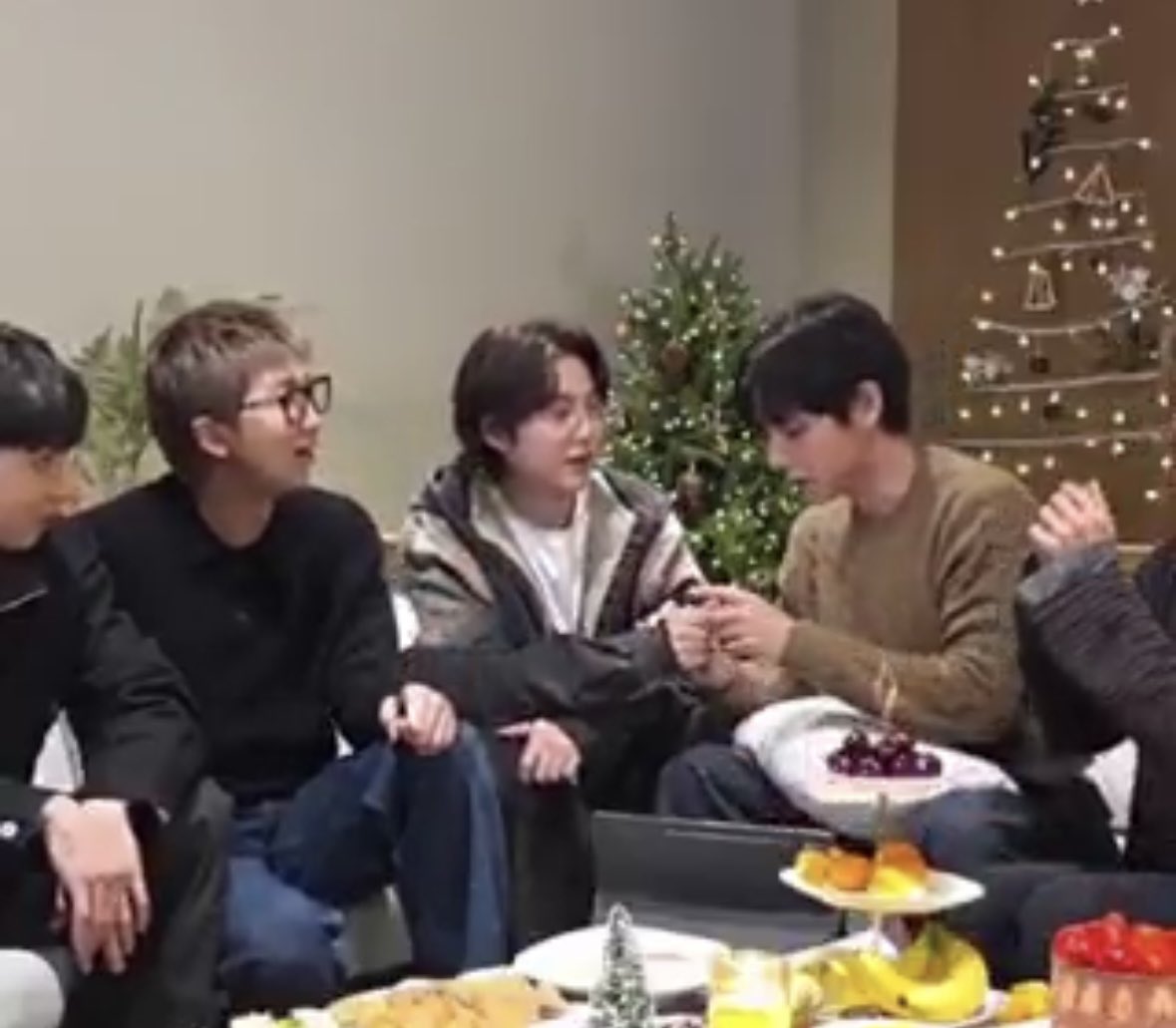 หรือจะเป็นชั้รที่คัมแบคก่อนบังทัน ก้าวีเริ่มเลย ห่วงพี่เค้ากัดเล็บ ไหนๆ เอามาดูซิ //////กุไห้้้้้้้้้้้้ 😭😭😭😭😭😭😭😭😭😭😭😭😭😭😭😭😭😭😭😭😭😭😭😭😭😭😭😭😭😭😭😭😭😭😭😭😭😭😭😭😭😭😭😭😭😭😭😭😭😭😭😭😭😭😭😭😭😭😭😭😭😭😭😭😭😭