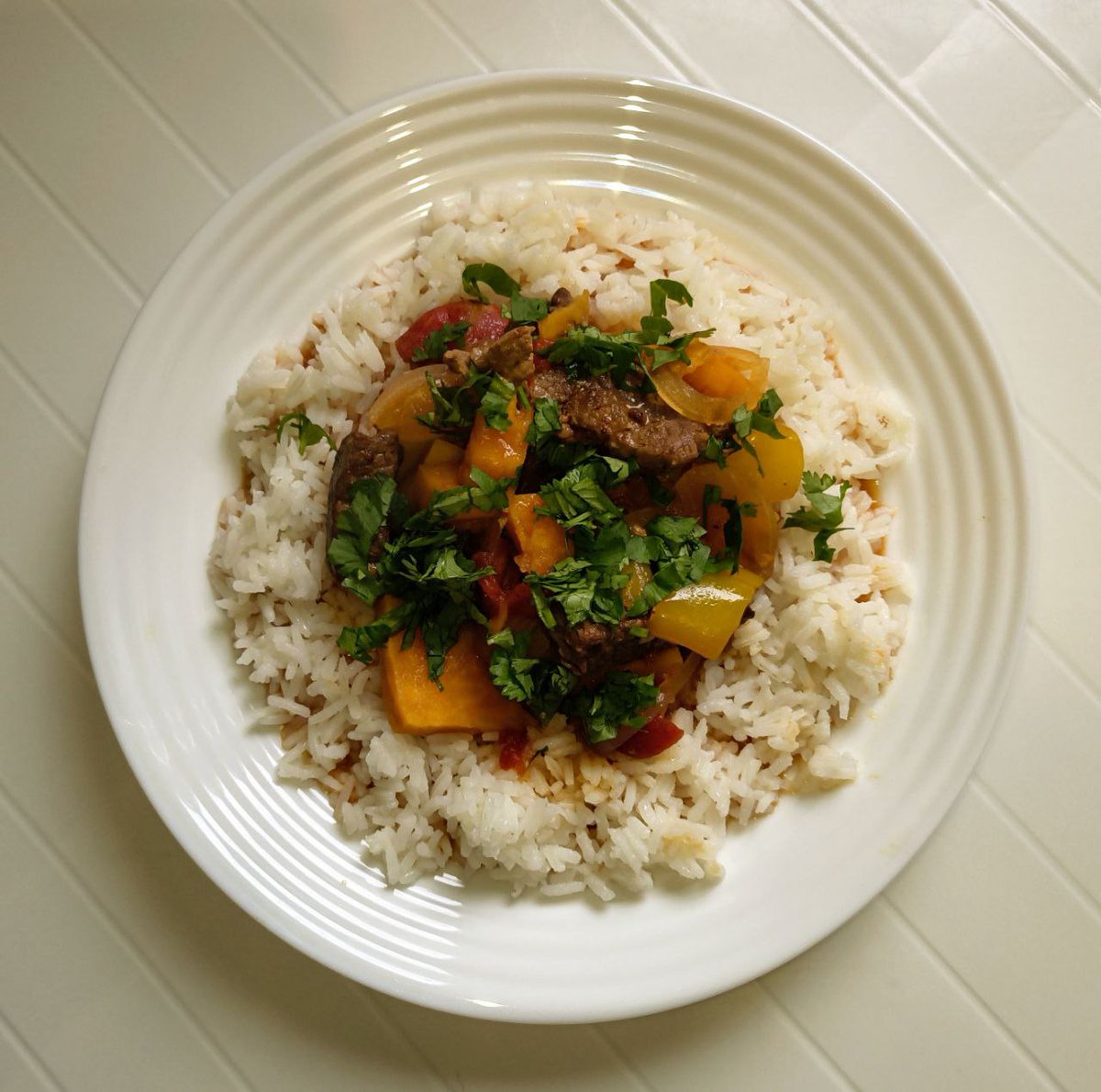 Бразильське м’ясне рагу — Moqueca de Carne, або як приборкати батат!!!
Взагалі, Moqueca (мукека) — це гордість Бразилії, якій понад 300 років. 
t.me/smachnogo_vam_…