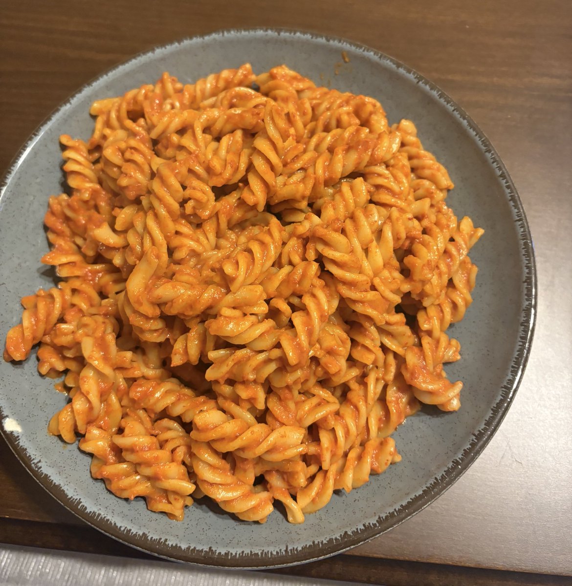 Daha önce hiç salçalı makarna yemediğini söyleyen bacım için gereken hemennnn yapıldı