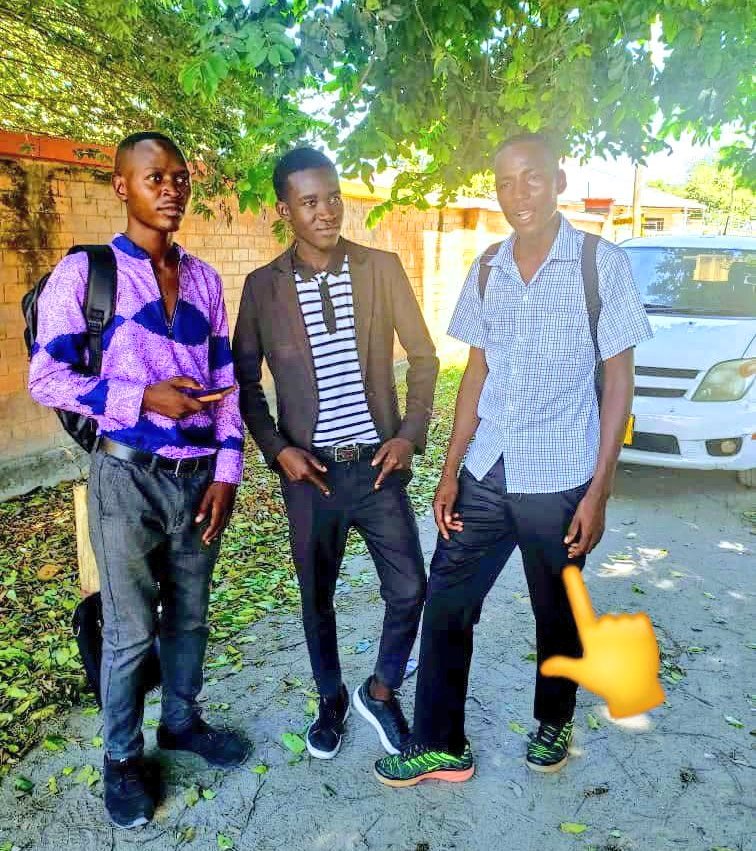 Tumefika mwisho wa mwaka si kwa ujanja wetu bali kwa Neema ya Mungu. Pichani ni SAYI NDUTE NSOMI mdogo wa <a href="/NsomiSayi/">NSOMI</a> na mwanafuzi 3rd year Institute of Social Work, anadaiwa Ada (450K). 

Kumbuka hata kidogo ni sadaka yenye maana 🙏

#Control No 994980151324
Jina-SAYI NDUTE NSOMI
