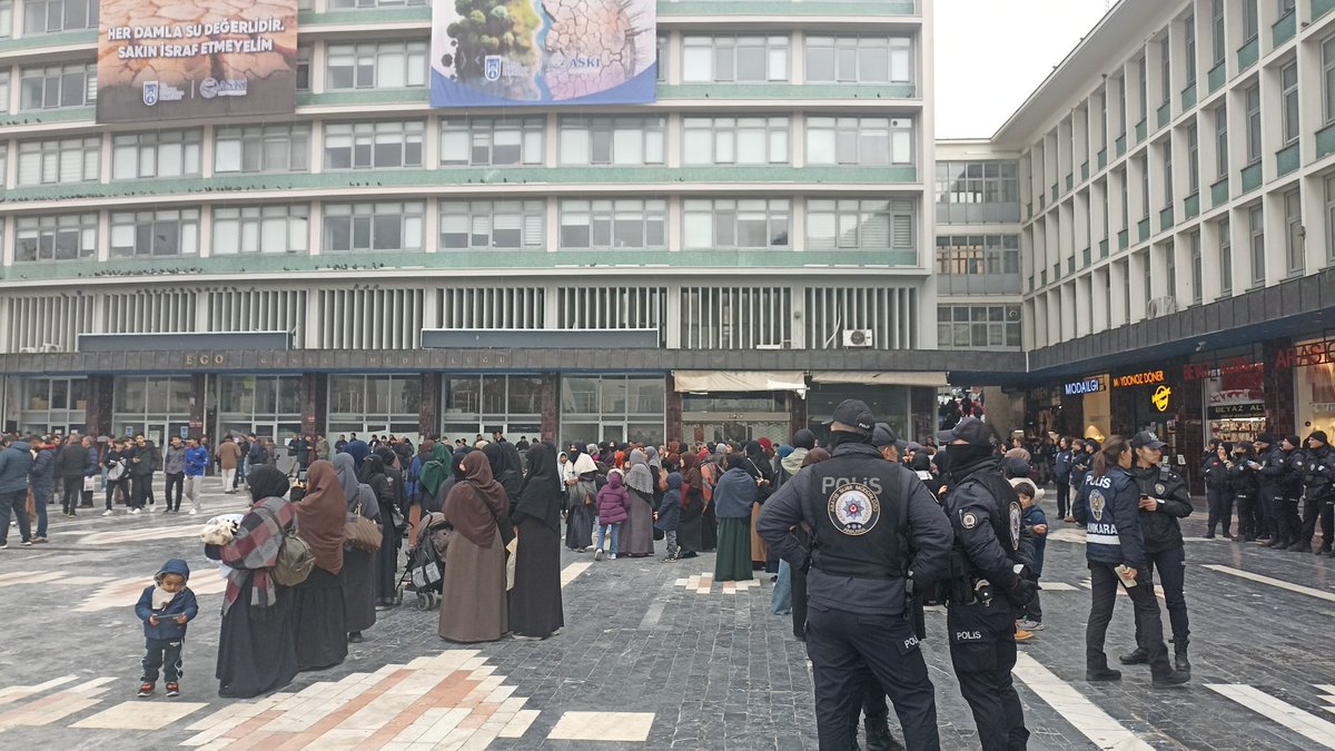 ah_ekinci's tweet photo. Ulus meydanında bekliyoruz.

AlparslanHoca Ankarada 
#BasınAçıklaması
#AnkaraEmniyeti https://t.co/0GI80RYHxj