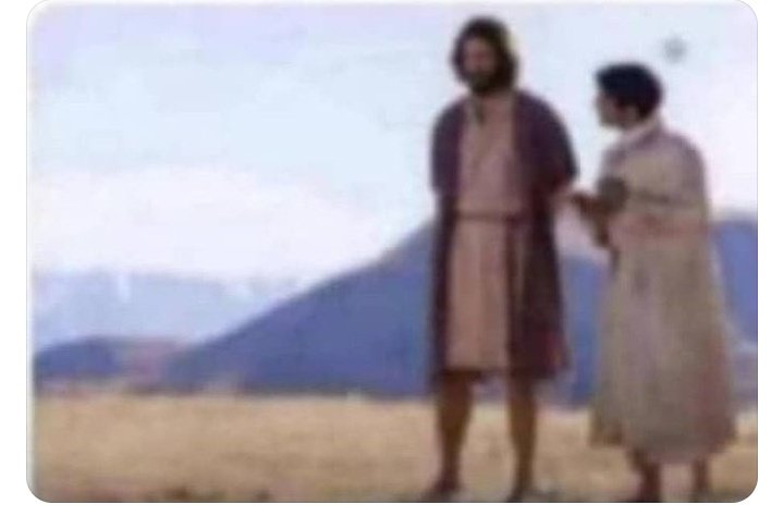 vshefzlaw's tweet image. A doctor is saying it's an elephantiasis 
An engineer is opposing 

Problem don dey earth master