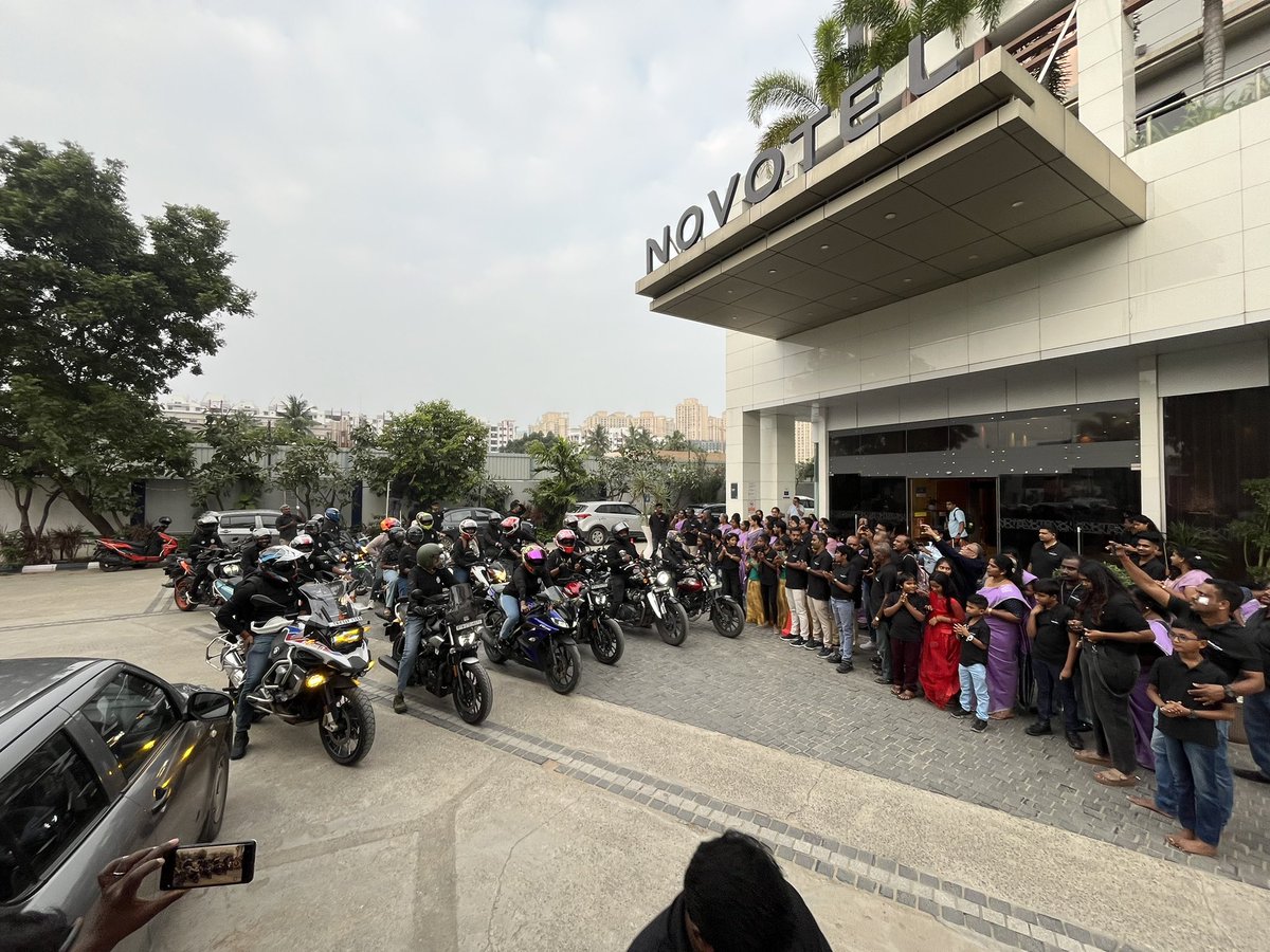 VibelyAmbassadr's tweet photo. Our Vibely Riders Arrived at the venue 😍😍😍 🔥 🔥🔥🔥🔥🔥🔥 Bang 💥 Bang 💥 

@vibelyai  @BNBCHAIN @cz_binance 

#Vibely #BNBChain #AI #VaultOfVibes #Web3 #BTC #VibelyIndia #Binance https://t.co/QkzOG1XNzX