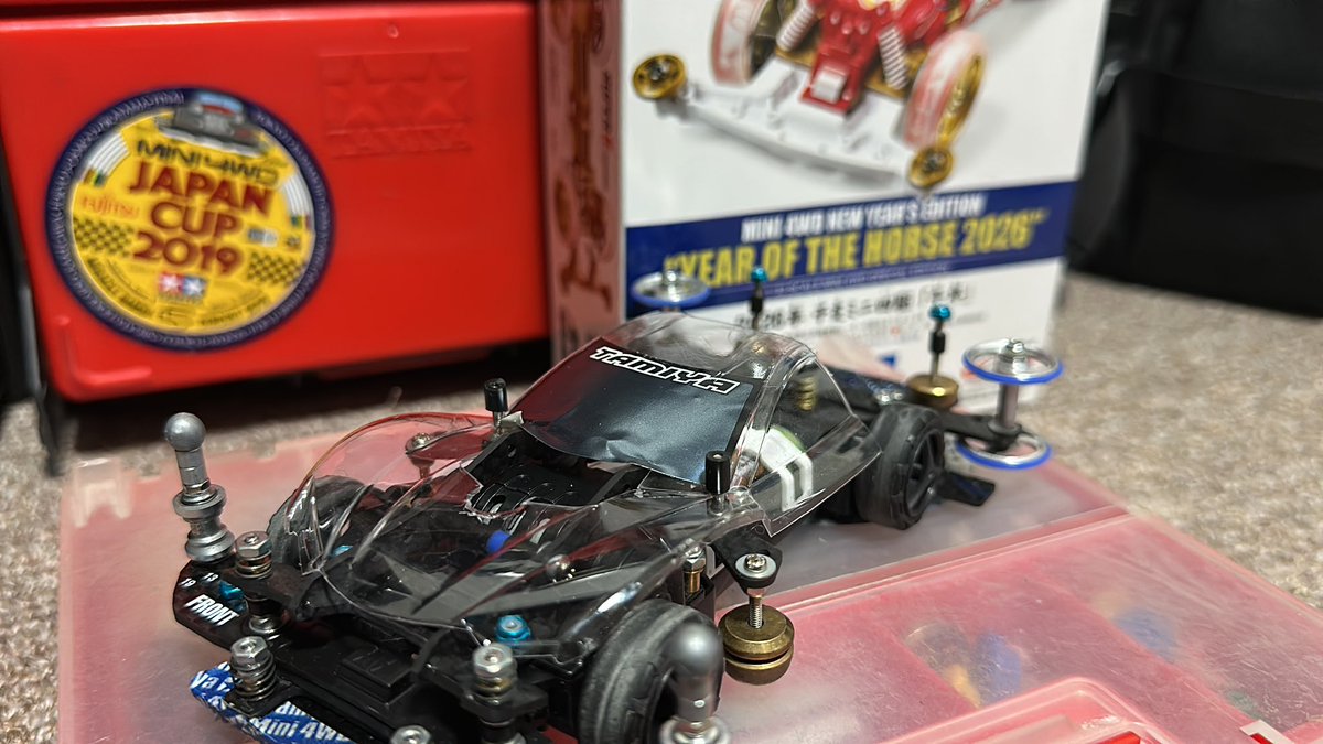 SAKEpower6's tweet photo. 今日は大成の大会に参加🚗最高成績はヒート決勝まででした
入賞は逃したものの、今朝完成した72mmシャフト限定レース用のFMXが想像以上に走ってくれて大満足でした😁

干支四駆も購入👍

今月も大会を開催いただきありがとうございました！参加された皆さんお疲れさまでした！
#大成玩具
#ミニ四駆 https://t.co/14ge4NLDJ9