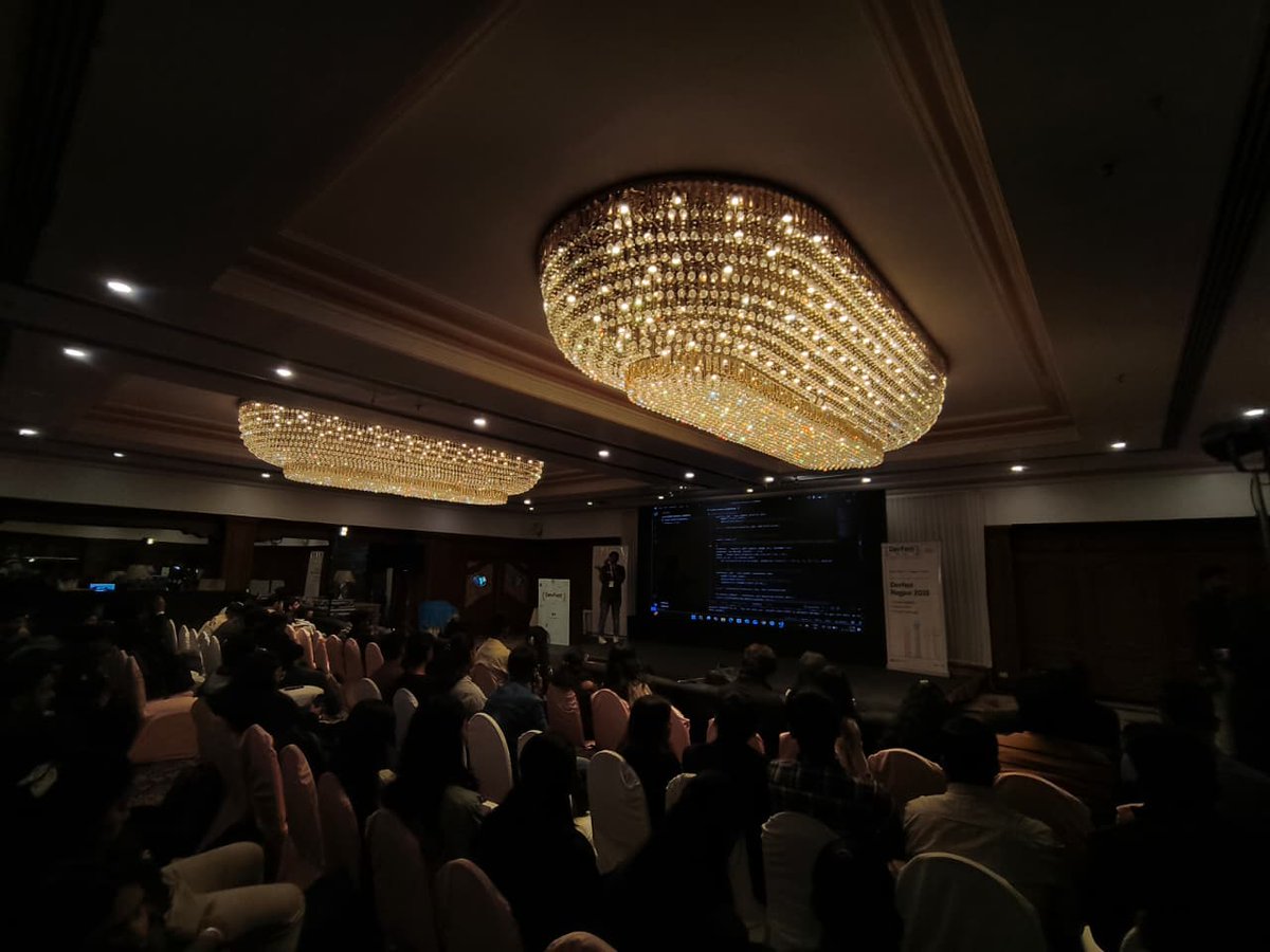 On-Device Inferencing session is happening right now! Exciting AI tech ahead