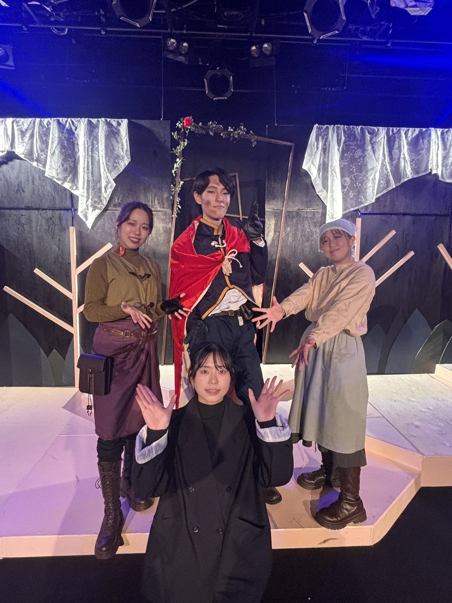 sakusaku_isaki's tweet photo. @RYO_0554 @penpenmoonlight @butaiplay @Tom_gekkou @aiba_mitsuki @haruta_yama54 25冬『ラ・ベル』
魔獣、ワルサー、蕾［クスノペ］を担当しました
#星より伝達 https://t.co/Ew5BbfAnbF