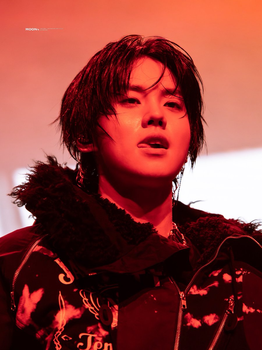 𝙈𝙊𝙊𝙉 tweet media