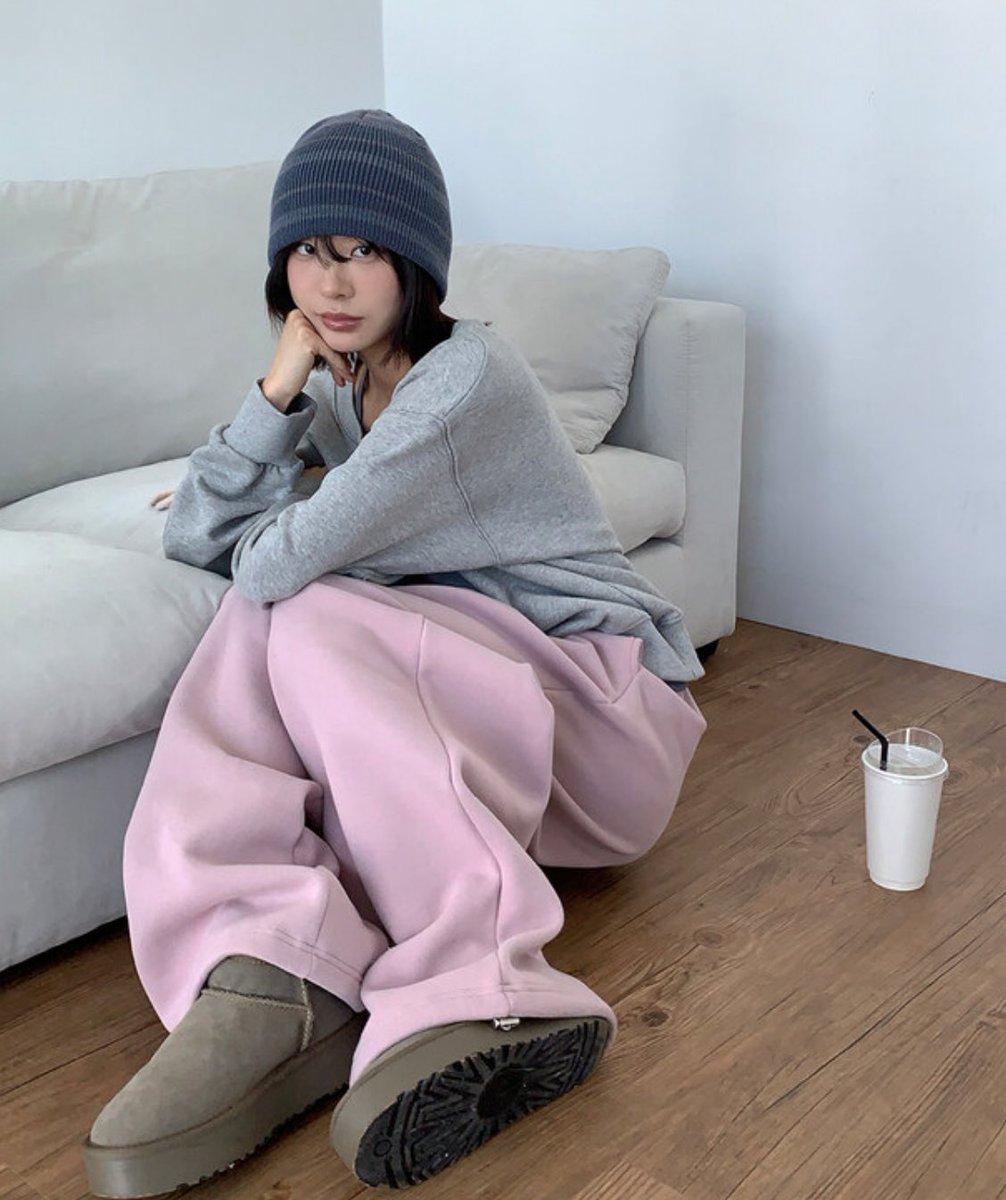 지그재그 올해 마지막 세일하길래,,
쇼핑중독자가 구매하고 대만족한템  소개
(*링크를 통해 수수료 지급받음)

겨울에 진짜 만족한템으로,, 착샷과함께 ❤️
(니트 / 바지 / 아우터 / 방한템)