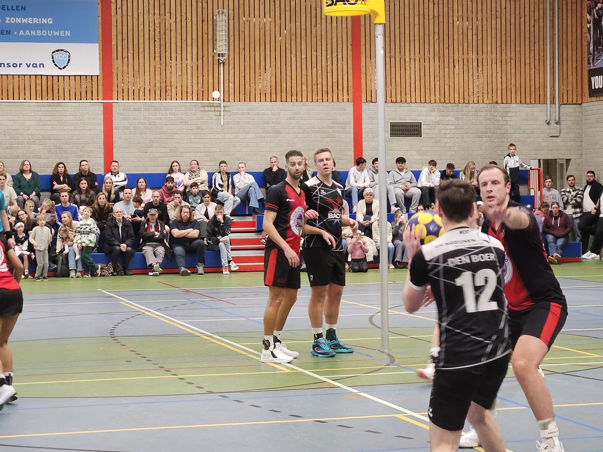 De laatste wedstrijd van 2025 speelde <a href="/KCCkorfbal/">KCC/CK Kozijnen</a>  thuis tegen <a href="/AWDTV/">AWDTV</a>

Na de wedstrijd sprak verslaggever Eelco de Bruin met de coach van KCC: Henno Ploeg. 🎤 👇
ijssel-sport.nl/podcasts/6687-…