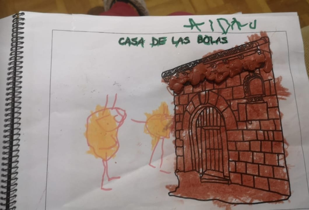 A veces somos el trabajo del cole de algunos niños y niñas.
Éste es de Aidan de 4 años, del Fernán González.

Nos encanta que desde las aulas se dé a conocer el patrimonio de nuestra villa y que nuestro museo sea protagonista por unos momentos de la clase.

¡Gracias Aidan!