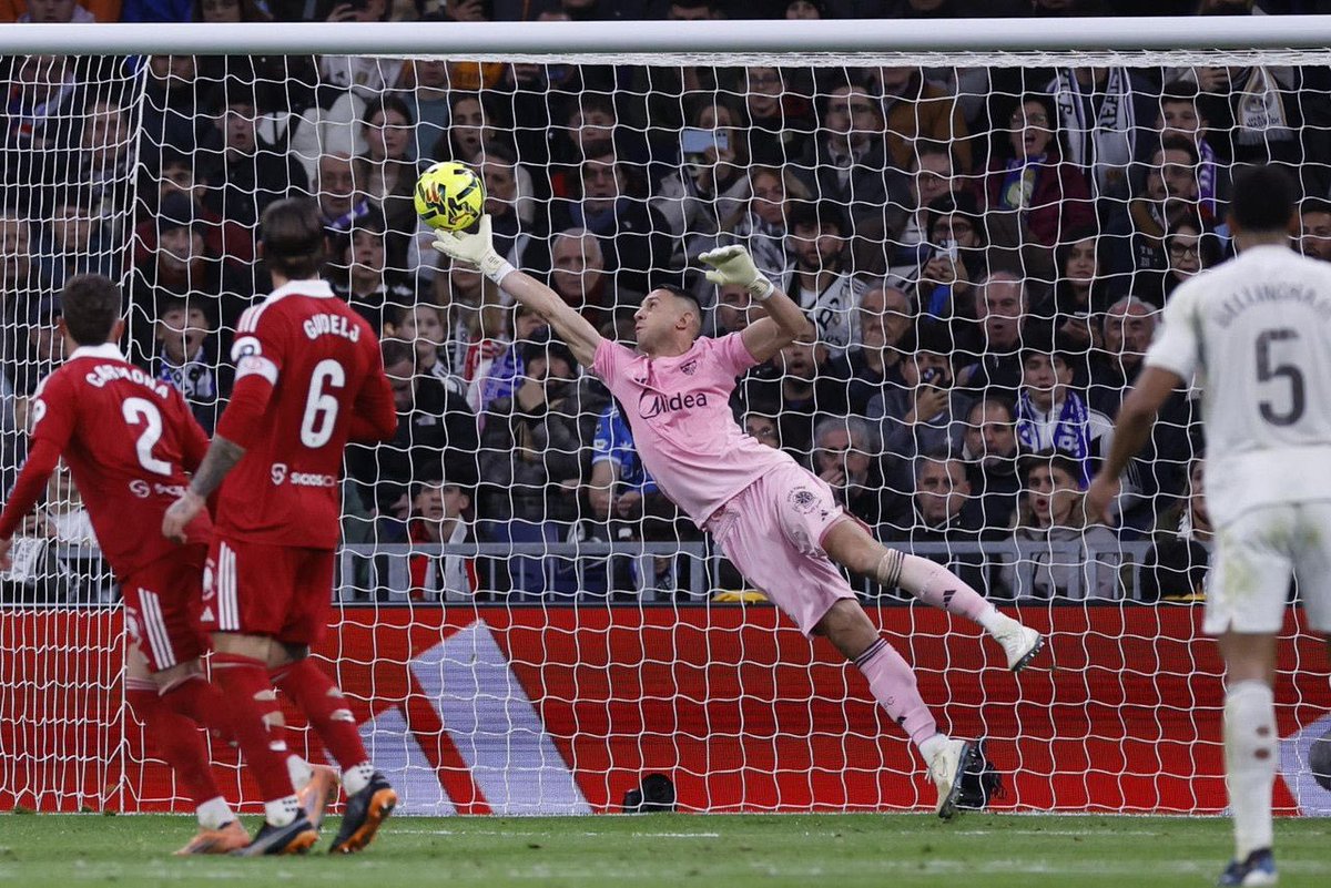 Por cierto, que locura de portero tenemos