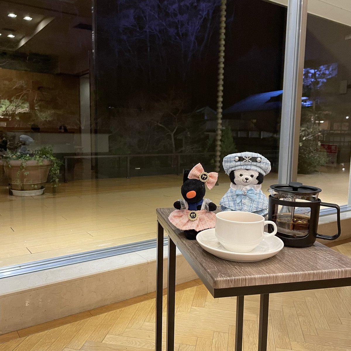 comugi99's tweet image. 宿泊先でリラックスしてたら有線でホテルカリフォルニア流れ出して草