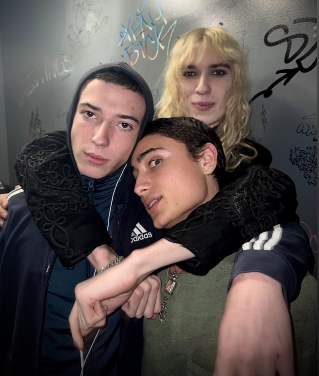 2ryand's tweet image. OH MY GOD MY FAMILY