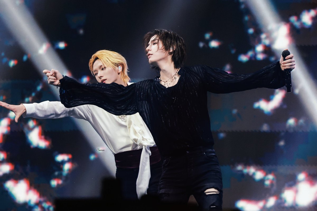 wDevoted's tweet image. Black Swan and White Swan fr.