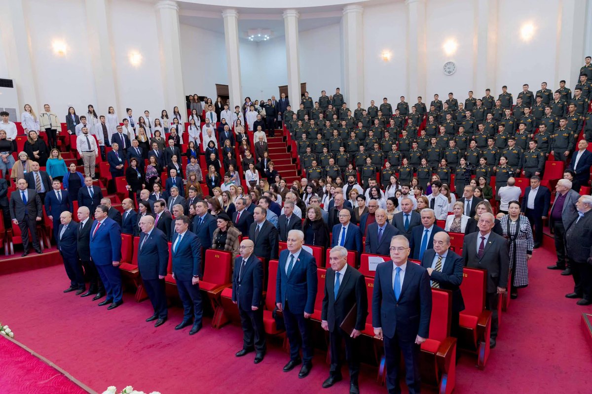 XasayevaS's tweet image. Dekabrın 18-də Azərbaycan Tibb Universitetində Əməkdar elm xadimi, “Şöhrət” ordenli, tibb elmləri doktoru, professor Qəhrəman Mehdiqulu oğlu Qəhrəmanovun anadan olmasının 100 illiyinə həsr olunmuş elmi-praktik konfransda iştirak etdik. #QəhrəmanQəhrəmanov #ATU