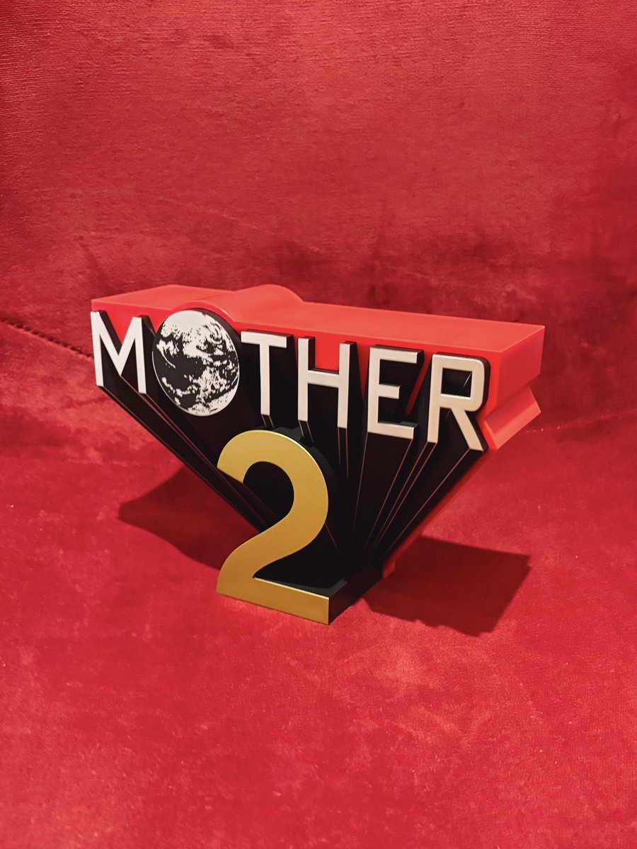 可愛すぎるMOTHER2ロゴグッズをみて… (ラグさっきとどいた˚✧₊)