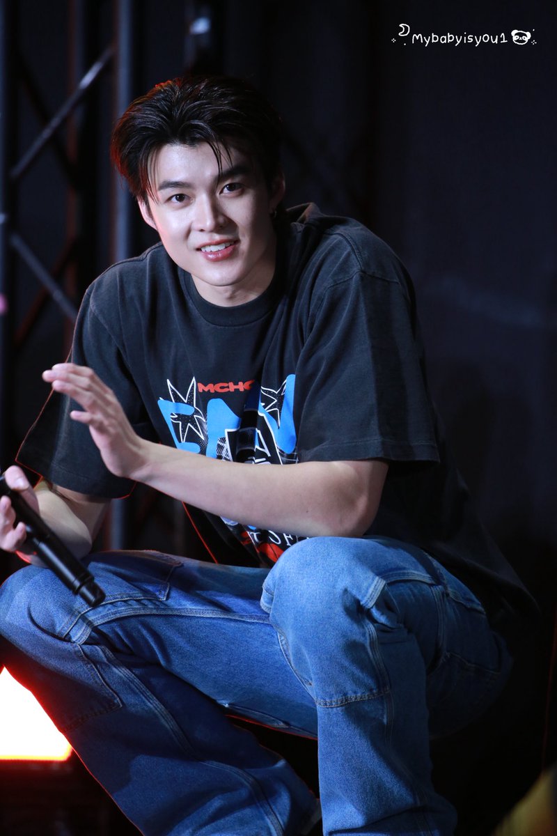 Mybabyisyou1's tweet photo. ท่านั่งยังหล่อ

#MchoiceFANDAY2025
#Meennicha8 https://t.co/XEX80wKyMH