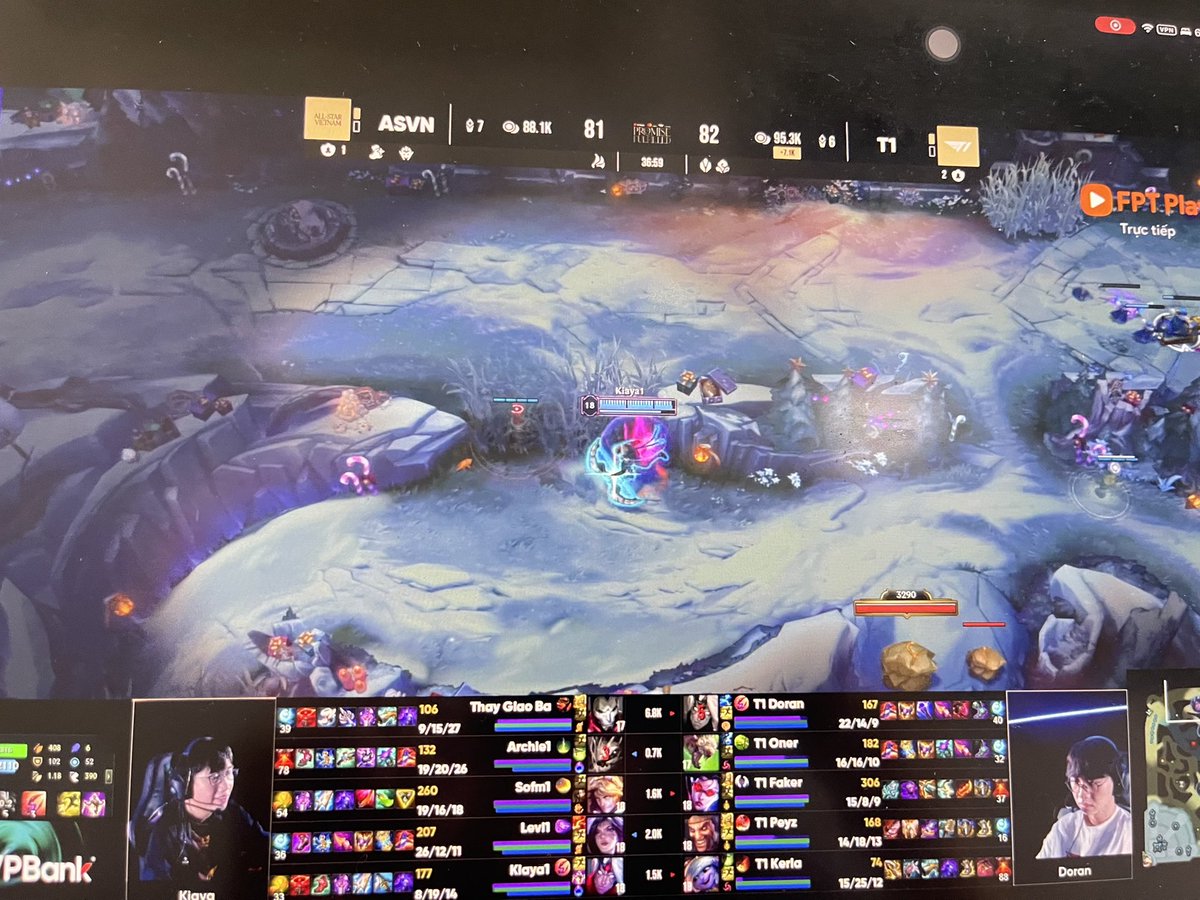 PhamELF's tweet image. Look 🤣🤣🤣🤣🤣 #T1inVietnam #t1