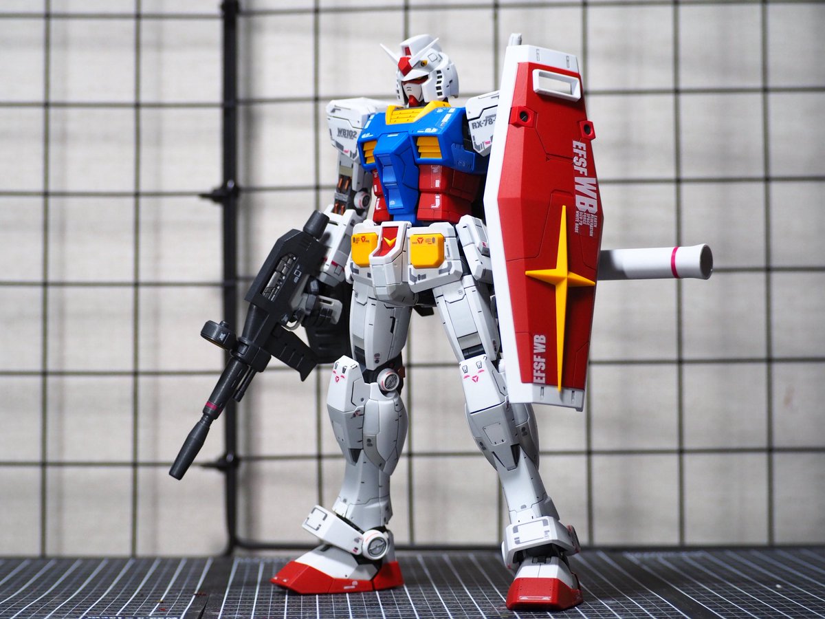 Keyhihi9999's tweet photo. MG RX-78-2ガンダムVer.3.0 完成！！

年内最後の作品は原点にして頂点のガンダムになります😆
今回は全体はスプレー缶塗装＋細かな部分は筆で塗装してます！
細かいところまでこだわったのでまた見てやって下さい♪
#ガンプラ 
#私の作品知ってもらえたら幸せの極み https://t.co/1edCRzowMH