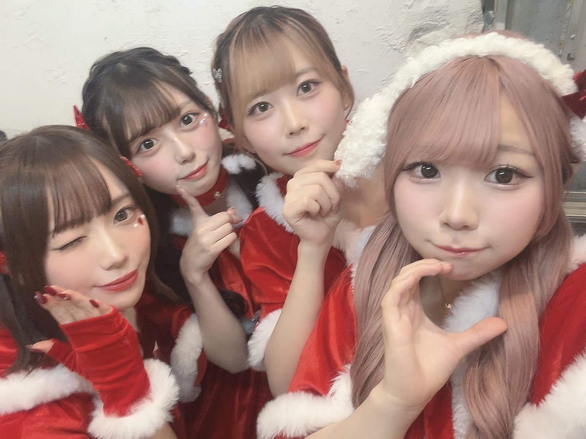 C_IDOL_2023's tweet photo. 【💖御礼👑】

本日はSpecial Girls Revolution XmasSP Vol.3に出演させていただきました！🎄

ご来場くださった皆様ありがとうございます❄

年内最後のイベントでした！次回がC-IDOLのラストステージになります。
またぜひお会いしましょう🩷

#しーあいどる https://t.co/vlVsVBjw5f