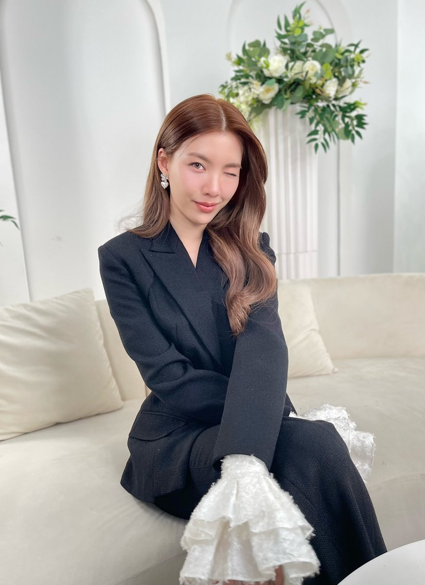 พิน้องออมพร้อมค้าบบบ 😉

ORMKORN BA BLOSSOMIN
#BlossominOrmTouchOfBloom
#Ormkornnaphat #ออมกรณ์นภ...