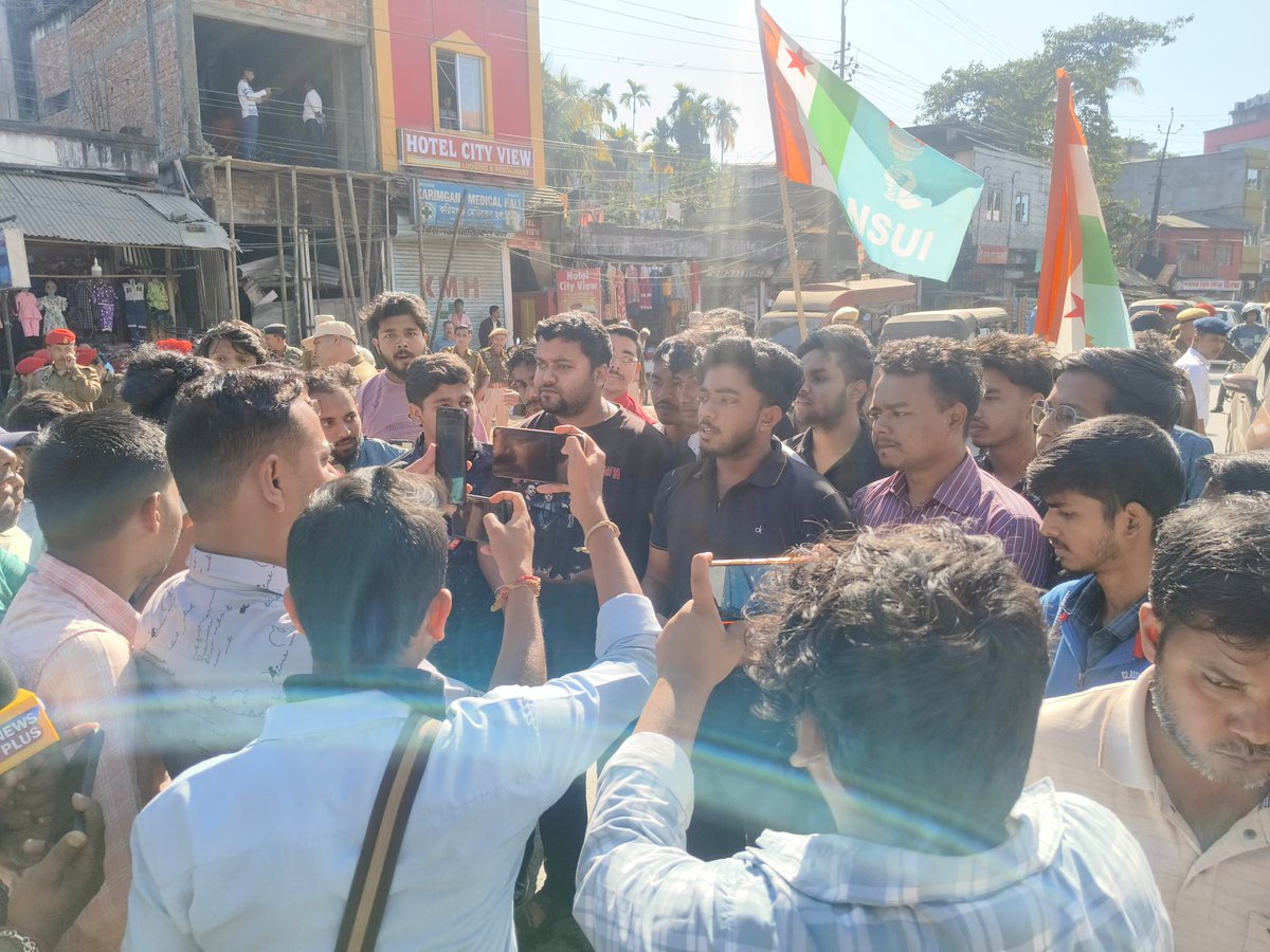 dev_sushmit's tweet image. NSUI protested today against the brutal burning of a Hindu man in Bangladesh and continued injustice on minorities. Effigy of Mohammad Yunus burned demanding justice. BJP’s selective outrage = zero action. Human rights aren’t election tools.
#NSUIAssam #StopSelectiveOutrage