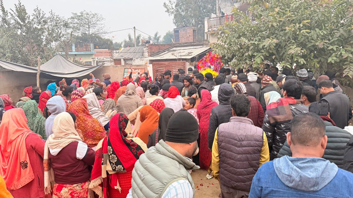 manishrawatmla's tweet image. 21-12-2025
#अत्यंत_दुखद😭
श्री अतुल राजवंशी जी नि0 लखनऊ के पिता जी का इलाज के दौरान आकस्मिक निधन बहुत ही दुखद है।
आज उनके आवास पर पहुंच कर शोकाकुल परिवारीजनों से मिलकर शोकसंवेदना व्यक्त की।
ईश्वर दिवंगत आत्मा को अपने श्रीचरणों में स्थान दें तथा शोकाकुल परिवार को इस अत्यंत…