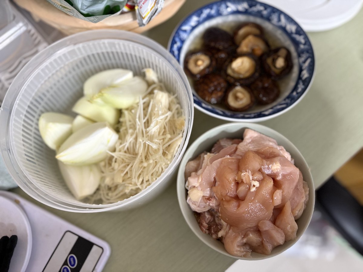 M_HappyFish's tweet image. วันแห่งการเข้าครัว 
เบวเกียมของกินไว้ติดบ้านเผื่อทั้งอาทิตย์ 😂