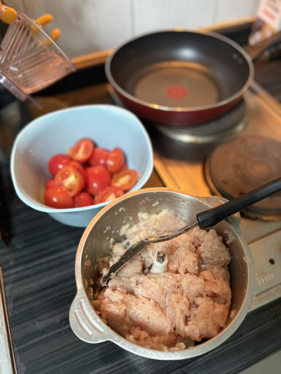 M_HappyFish's tweet image. วันแห่งการเข้าครัว 
เบวเกียมของกินไว้ติดบ้านเผื่อทั้งอาทิตย์ 😂