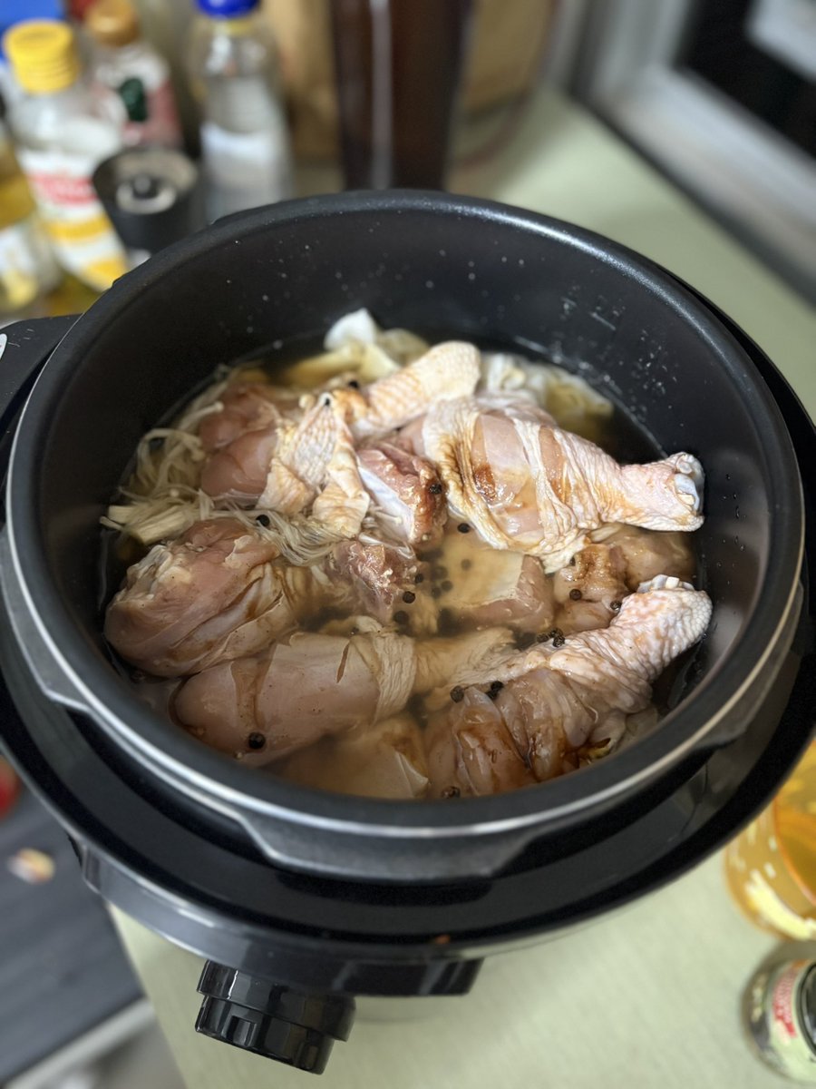 M_HappyFish's tweet image. วันแห่งการเข้าครัว 
เบวเกียมของกินไว้ติดบ้านเผื่อทั้งอาทิตย์ 😂