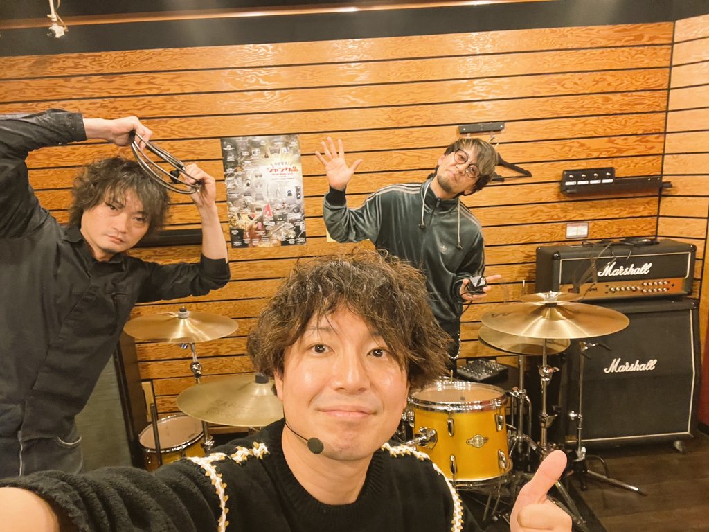 ただの"年末行事"やと思っとるなら大間違いですよ
素晴らしいSHOWになるので是非

除夜の鐘とはいきませんが
1080程鈴の音鳴らします故