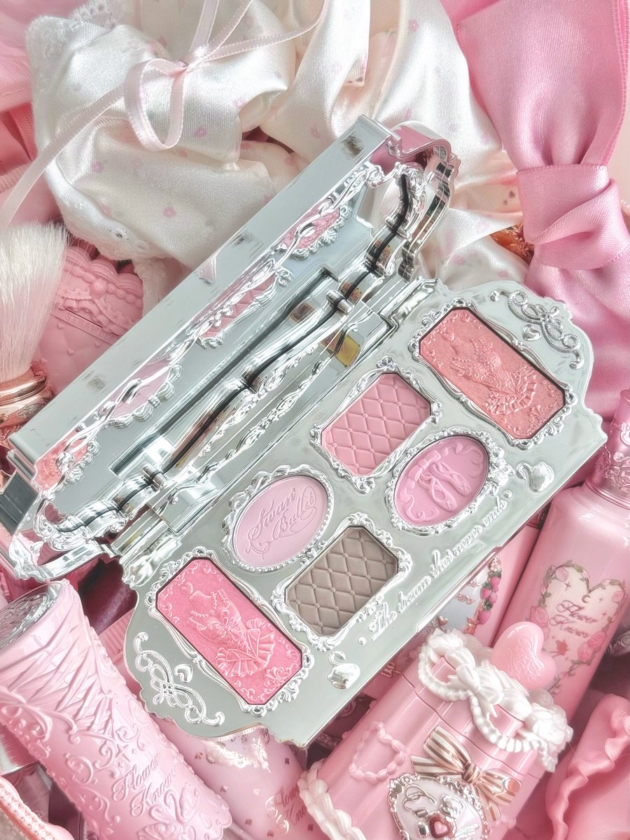 昭和レトロ 珠のれん ピンク×クリア 当時物 フラワーウェーブ 美品 レア ふんわりピンク、好きな香り、飽きない色味—— フラワーノーズガールの