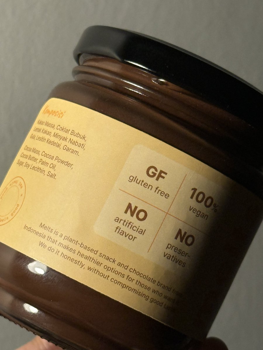 linskinjournal's tweet photo. WAR IS OVER…… i finally found a ‘chocolate jam’ that MORE DELICIOUS… vegan, gluten-free, and real dark choco… and its LOCAL BRAND 🇮🇩🌟

before                                           NOW - foreverrrrr💓 https://t.co/j75541s8V5