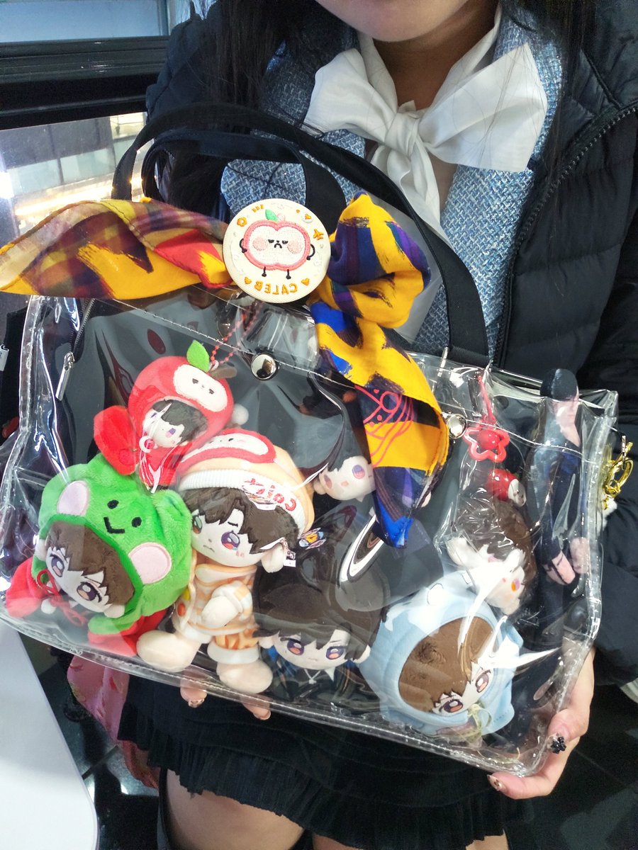 #서코후기 
#서코_후기

토요일은 럽라 스노하레 코토리
일요일은 럽딥 덕질하러 다녀왔습니다...ㅋㅋ
친구들아 러브를 하자. 
오랜만에 만난 친구들이 많아서 좋았어요. 
즐거웠다🫶