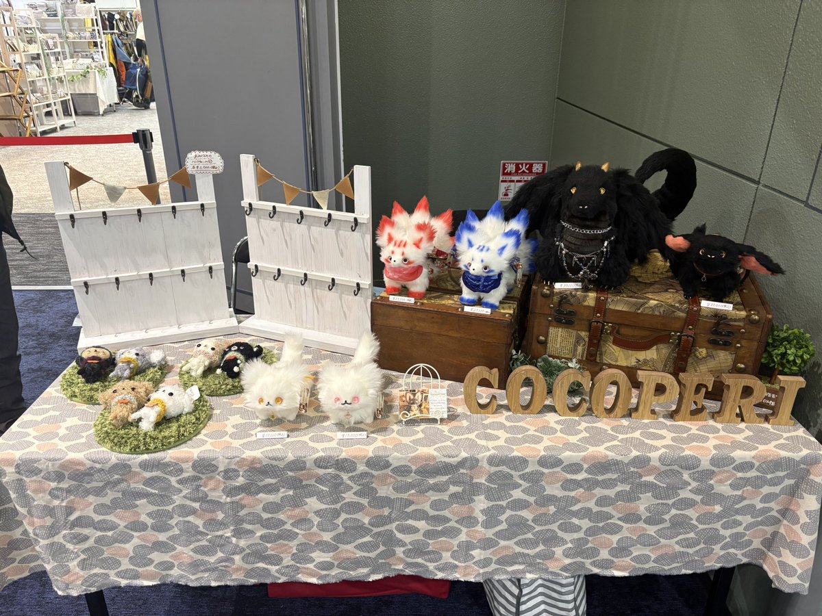 cocoperi1984's tweet photo. 今日は足元の悪い中作品を見に来て下さった方、作品をお迎え下さった方ありがとうございます😊🌸

１年ぶりの対面イベントで緊張しましたが
とっても楽しい時間を過ごすことが出来ました(๑˃͈꒵˂͈๑)💕

知り合いの作家様ともお話出来て嬉しかったです(＊´ㅂ`＊)♥︎

来年も作品作り頑張って行くのでまた来年もよろしくお願い致します😆🎶

#てづバ