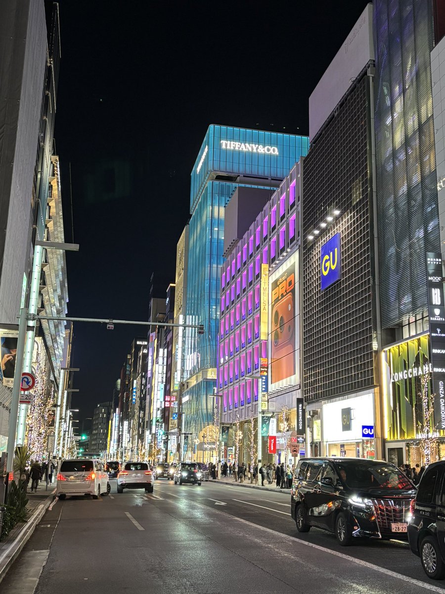 Mitsudahiro's tweet photo. 銀座が輝く季節③ https://t.co/enquiUYJgo
