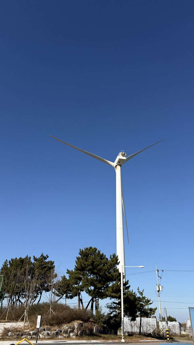 chrishya_'s tweet image. ㅇㅅㅇ)/ 
오늘의 데이트 코스는 시화호 - 전곡항 
근데 저 케이블카 바닥이 뚫려 있던데…. 고소공포증 있는 클샤는 못탐;;;