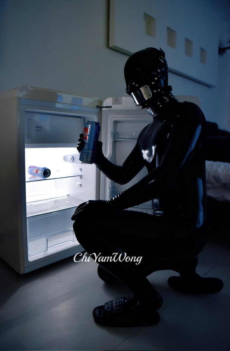 Would you like a beer?
#rubber #latex