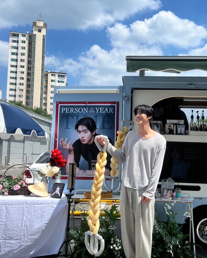 효섭이 너무 신나보이는게 느껴진다🩵
#안효섭