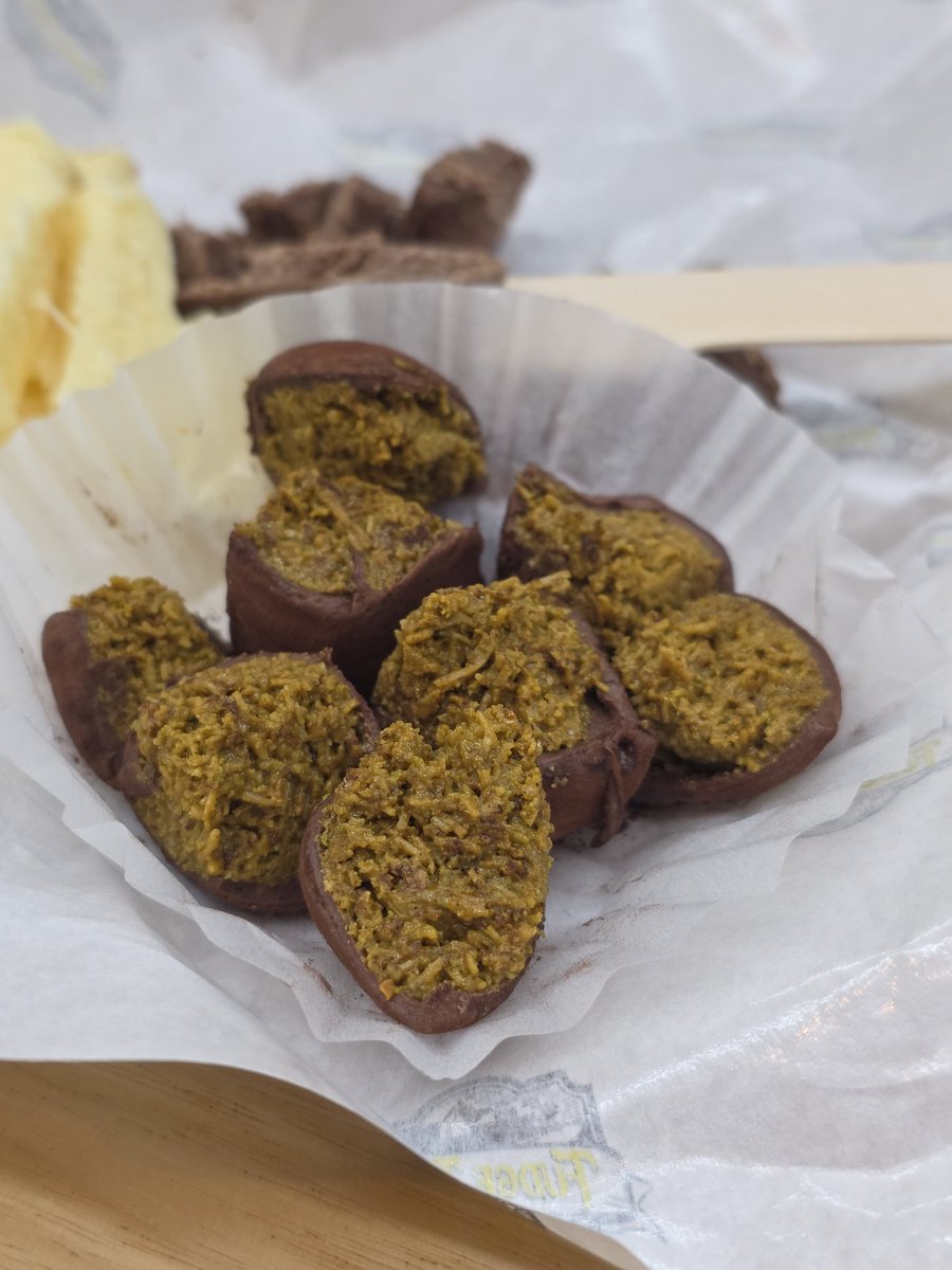 저도 두쫀쿠를 먹어봤어요... 만들어봐야지..