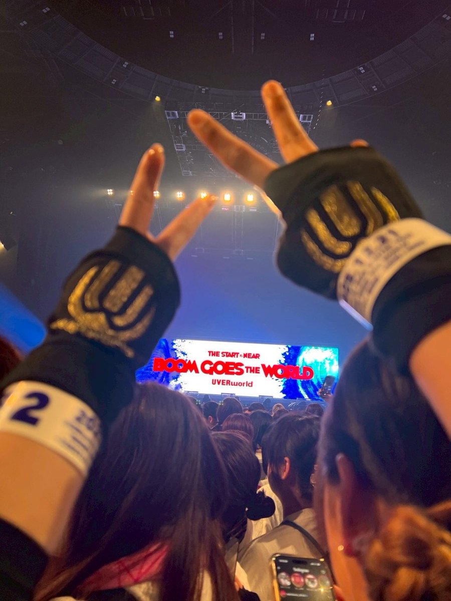 SeiraHawaii's tweet photo. 2025.12.21 TAKUYA∞生誕祭🐦‍🔥
今年は去年単番で行った時にお友達になっためぐみちゃんと行けた！！
TAKUYA∞1メートル以内に3回程きてしてモッシュやばかったけどめっちゃ楽しかった！！
セトリもバグりすぎでしょ！
明日声出ないくらい出して最高でした✌︎
#UVERworld 
#TAKUYA生誕祭 https://t.co/ndr2YvHDNu