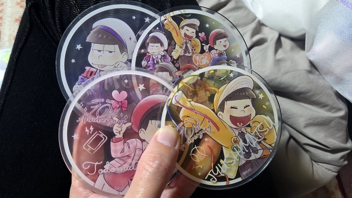 10枚買って レア2枚出たんだけど？？w おそ松兄さん出ないwww #おそ松