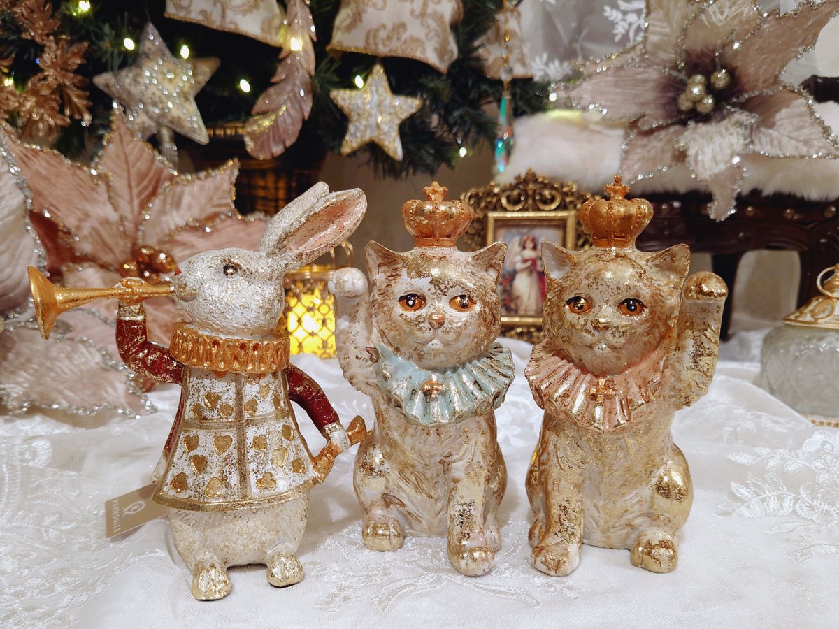 クリスマスマーケットの戦利品🐇🐈❄ 襞襟のうさちゃんとねこちゃん