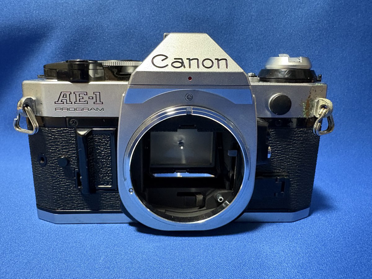 【キヤノン】AE-1 PROGRAM 本体　　ジャンク扱い ブックオフでCANON AE-1 program を買った。 このカメラ、俺が高校の