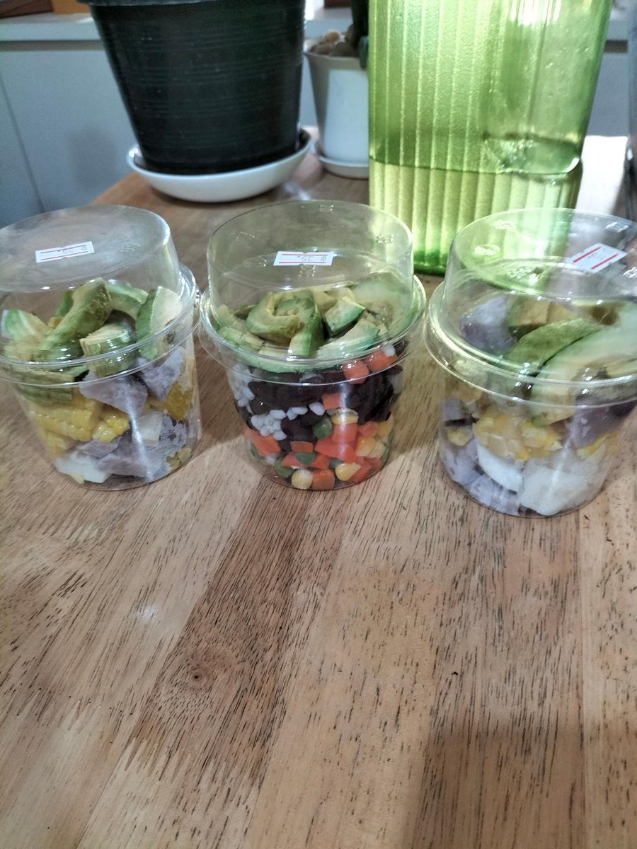 ChrisCsd1's tweet image. #Healthy Gos was happy when we brought back these healthy #salads from a pop-up market, in our nearest &amp;amp; favourite shopping mall. They were yummy &amp;amp; my wife went back to buy six more. We also got two refreshing drinks. Red bottle is beetroot &amp;amp; mixed fruit. Salad cost? 83p each UK