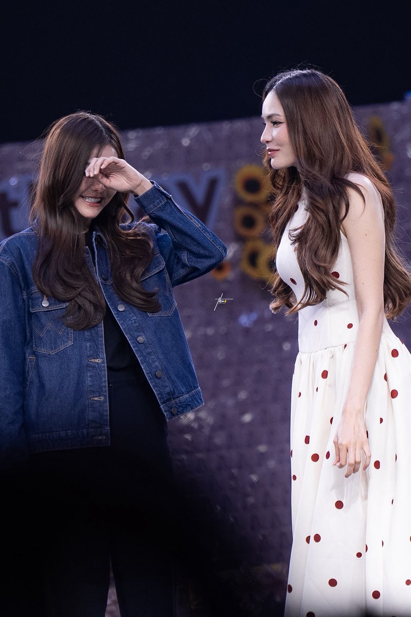 bluethunderq's tweet photo. เด็กเร้กงอนพี่เค้าหรอที่แอบมาเซอร์ไพรส์ เอ็นดูวววว 🤏🏻

SANTY CHARLOTTE BDAY PARTY   
#Happy27thCharlotteDay #อิงล็อต https://t.co/DxJxQ7XcCe
